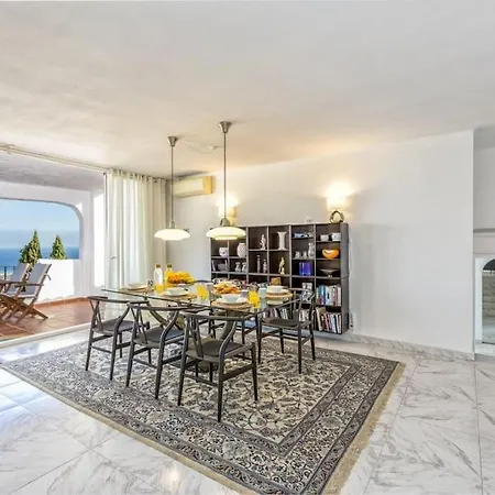 103-penthouse Apartment, Stunning Views, Apartment